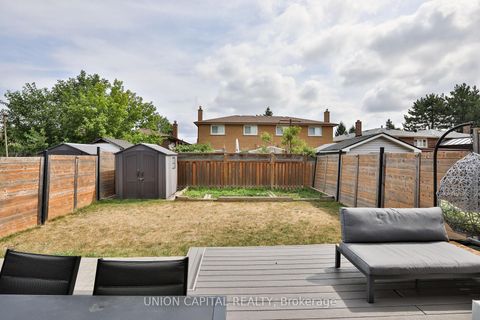 Photo 38 at 21 Avon Crescent, East Woodbridge, Vaughan