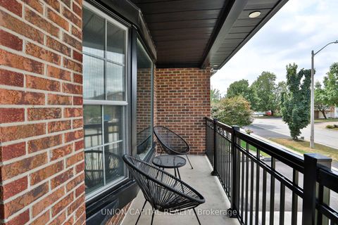 Photo 43 at 21 Avon Crescent, East Woodbridge, Vaughan