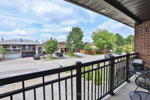 Photo 44 at 21 Avon Crescent, East Woodbridge, Vaughan