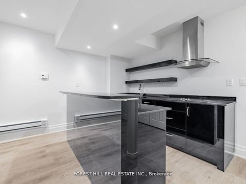 Photo 31 at 331 Connaught Avenue, Newtonbrook West, Toronto