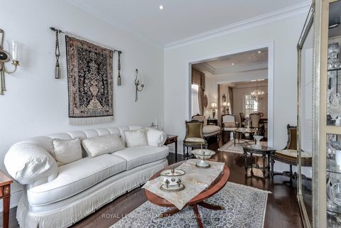 Photo 7 at 107 Headwind Boulevard, Vellore Village, Vaughan