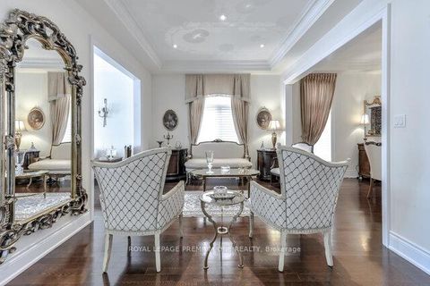 Photo 9 at 107 Headwind Boulevard, Vellore Village, Vaughan