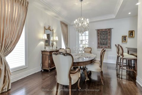 Photo 11 at 107 Headwind Boulevard, Vellore Village, Vaughan