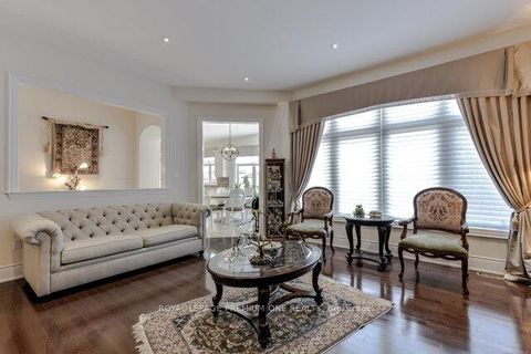Photo 14 at 107 Headwind Boulevard, Vellore Village, Vaughan