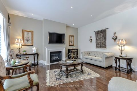 Photo 16 at 107 Headwind Boulevard, Vellore Village, Vaughan