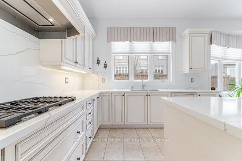 Photo 23 at 107 Headwind Boulevard, Vellore Village, Vaughan