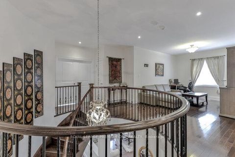 Photo 31 at 107 Headwind Boulevard, Vellore Village, Vaughan