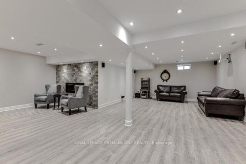 Photo 43 at 107 Headwind Boulevard, Vellore Village, Vaughan