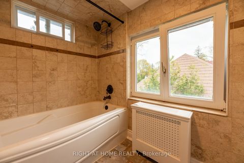 Photo 12 at 120 Wright Street, Mill Pond, Richmond Hill
