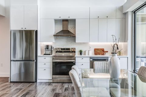 Photo 5 at 210 - 125 Western Battery Road, Niagara, Toronto