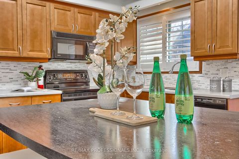 Photo 10 at 425 CANTERBURY Crescent, FD Ford, Oakville