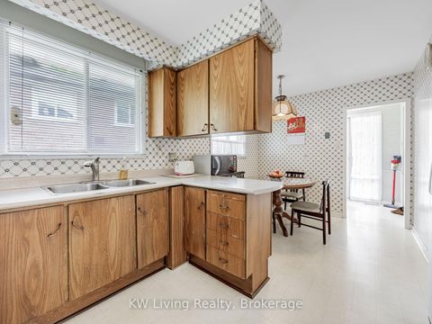 Photo 10 at 26 Goodview Road, Don Valley Village, Toronto