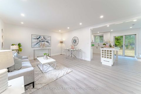 Photo 2 at 88 Castle Hill Drive, L'Amoreaux, Toronto