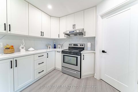 Photo 7 at 88 Castle Hill Drive, L'Amoreaux, Toronto