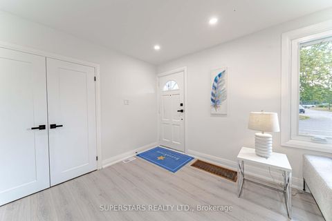 Photo 8 at 88 Castle Hill Drive, L'Amoreaux, Toronto