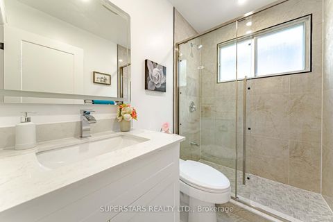 Photo 10 at 88 Castle Hill Drive, L'Amoreaux, Toronto