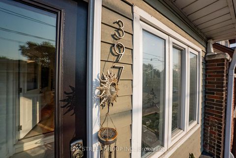 Photo 4 at 397 Kingston Road, The Beaches, Toronto