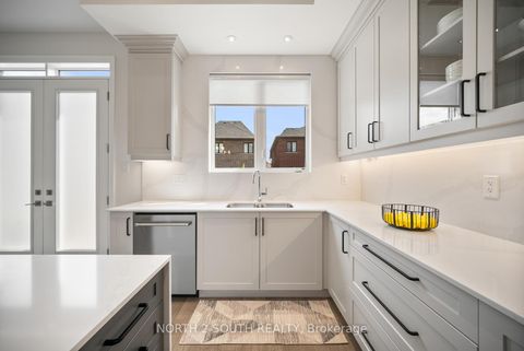 Photo 13 at 25 Pine Heights Drive, Vellore Village, Vaughan