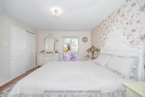 Photo 5 at 6 Yetta Shepway, Don Valley Village, Toronto