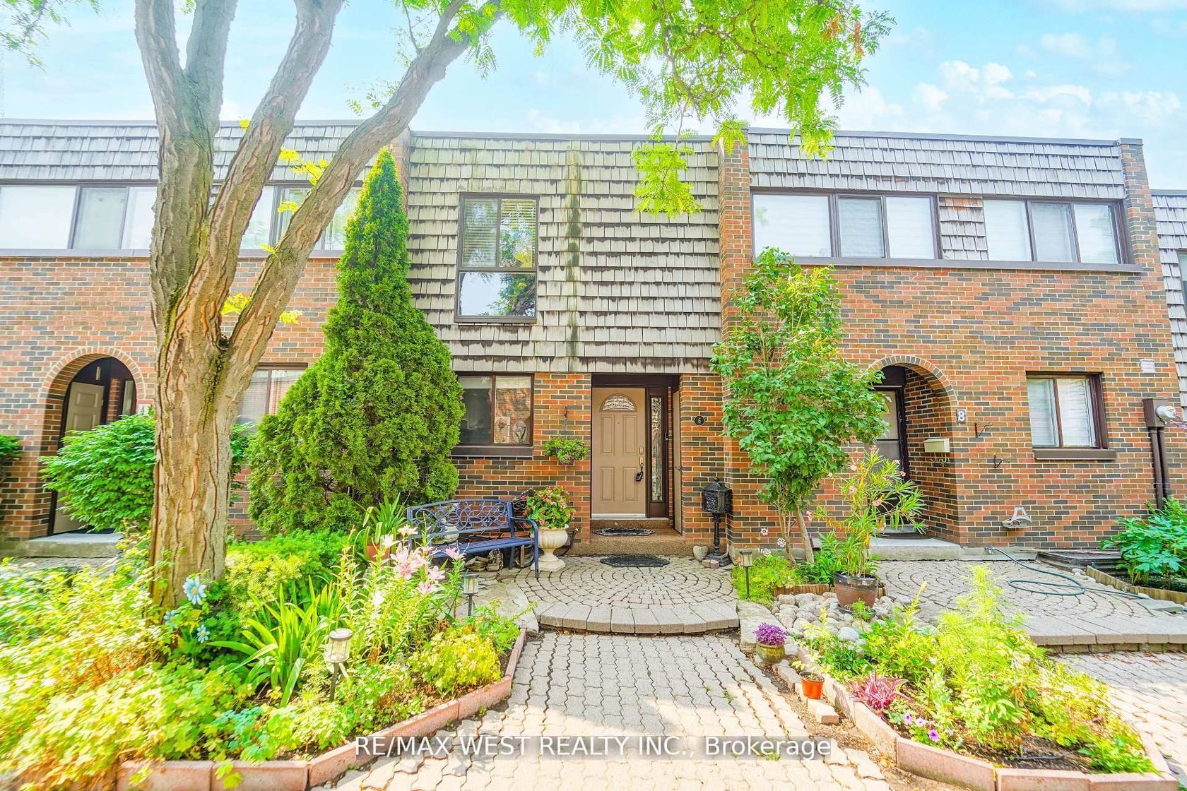 6 Yetta Shepway, Don Valley Village, Toronto 