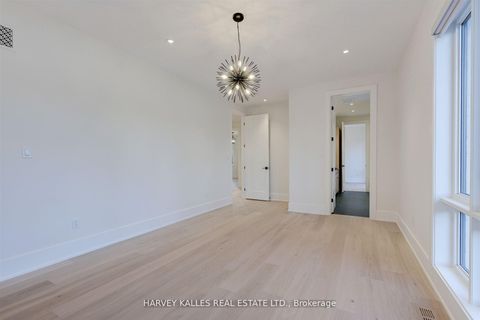 Photo 33 at 15 Drury Lane, Humber Heights, Toronto