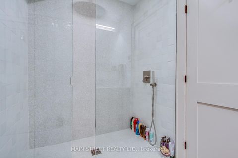 Photo 32 at 27 - 12 Powseland Crescent, West Woodbridge, Vaughan