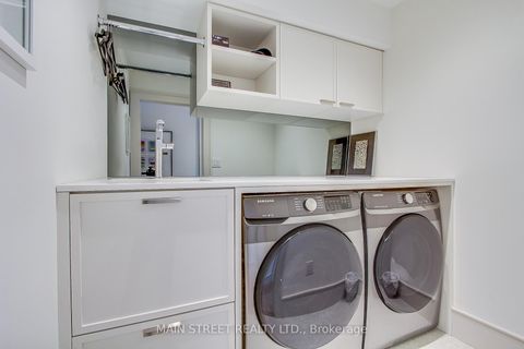 Photo 33 at 27 - 12 Powseland Crescent, West Woodbridge, Vaughan