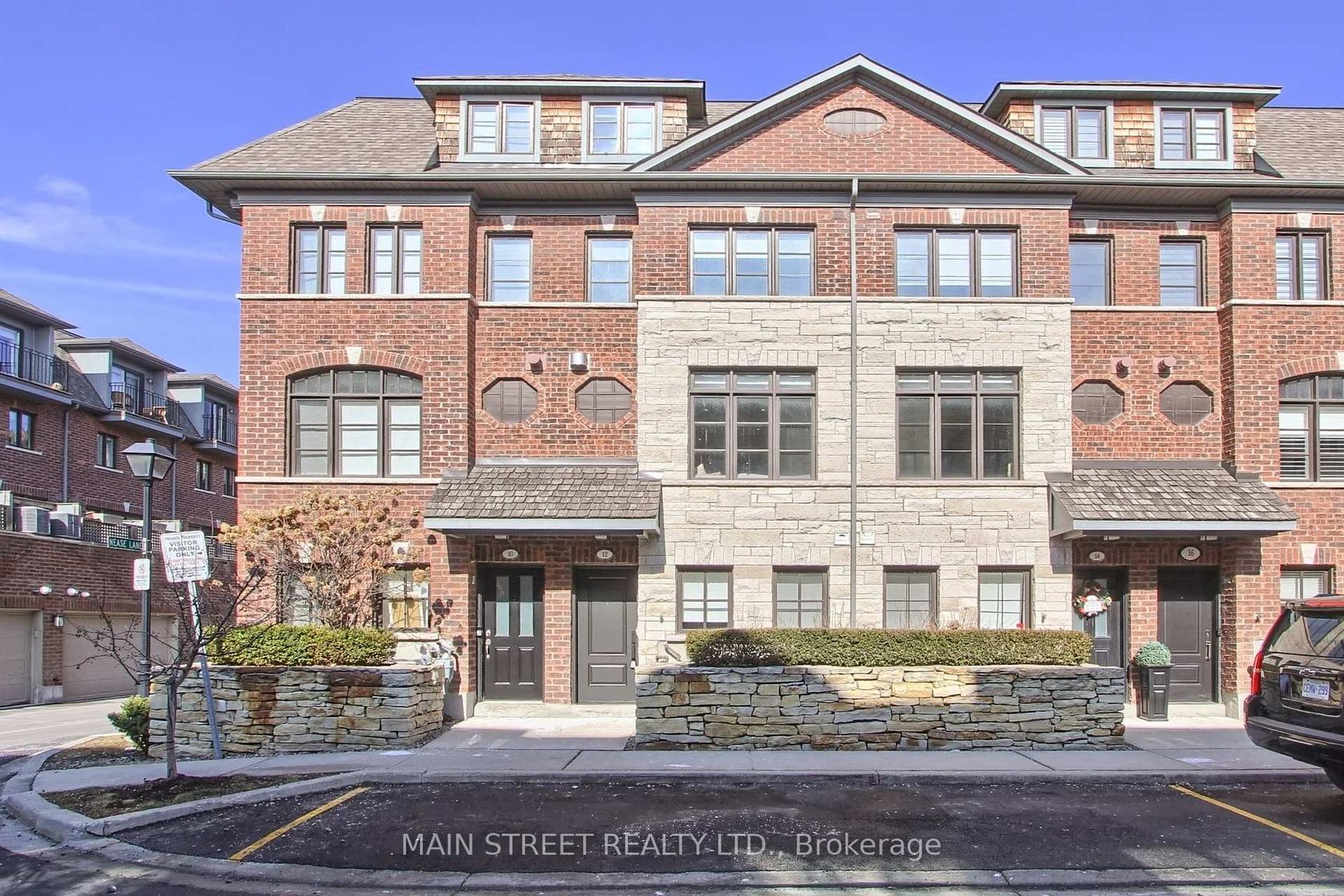 27 - 12 Powseland Crescent, West Woodbridge, Vaughan 