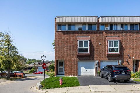Photo 1 at 2 Sebastian Cabot Way, Jane Heights, Toronto