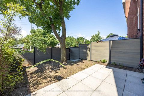 Photo 33 at 2 Sebastian Cabot Way, Jane Heights, Toronto