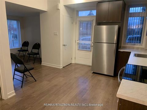 Photo 3 at 4 - 50 Orchid Place Drive, Malvern, Toronto