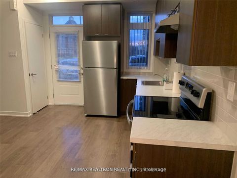 Photo 4 at 4 - 50 Orchid Place Drive, Malvern, Toronto