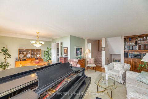 Photo 5 at 907 - 11 Wincott Drive, The Westway, Toronto