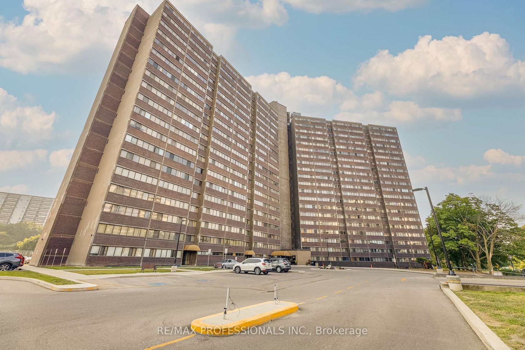 907 - 11 Wincott Drive, The Westway, Toronto 