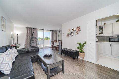 Photo 11 at 1611 - 1 Massey Square, Crescent Town, Toronto