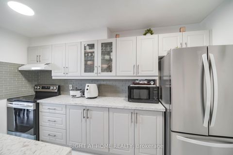 Photo 23 at 1611 - 1 Massey Square, Crescent Town, Toronto