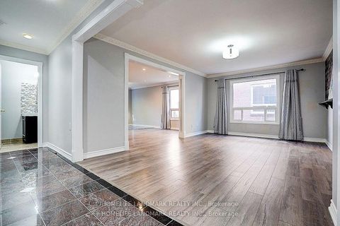 Photo 3 at 15 Saintsbury Square, Milliken, Toronto