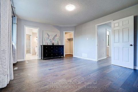 Photo 25 at 15 Saintsbury Square, Milliken, Toronto