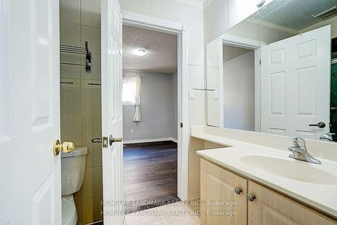 Photo 30 at 15 Saintsbury Square, Milliken, Toronto