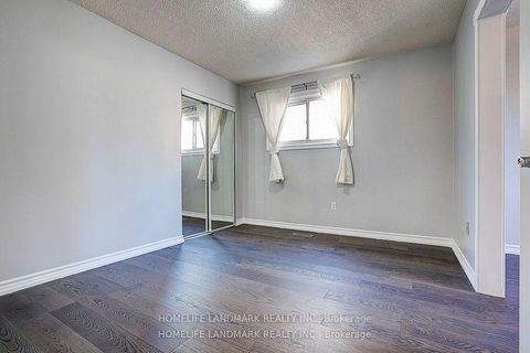 Photo 32 at 15 Saintsbury Square, Milliken, Toronto