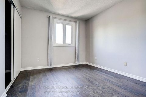 Photo 37 at 15 Saintsbury Square, Milliken, Toronto