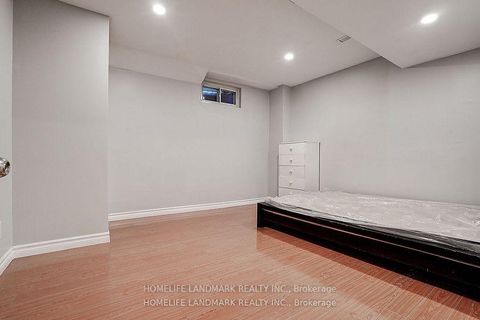 Photo 39 at 15 Saintsbury Square, Milliken, Toronto