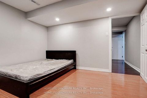 Photo 40 at 15 Saintsbury Square, Milliken, Toronto