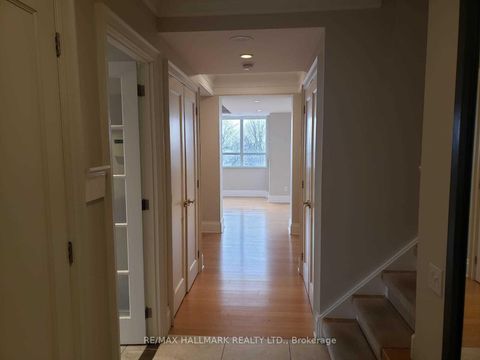 Photo 1 at Ph801 - 1801 Bayview Avenue, Leaside, Toronto