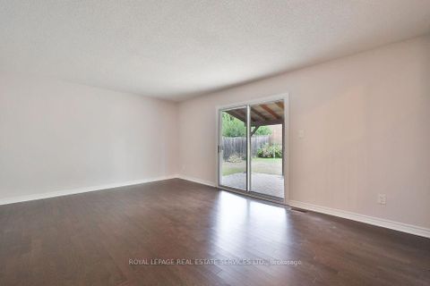 Photo 6 at 1459 Grosvenor Street, FA Falgarwood, Oakville