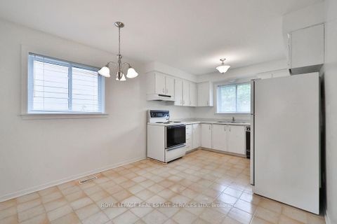 Photo 8 at 1459 Grosvenor Street, FA Falgarwood, Oakville