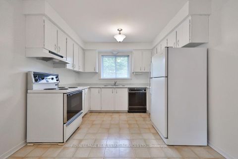 Photo 9 at 1459 Grosvenor Street, FA Falgarwood, Oakville