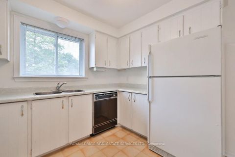 Photo 10 at 1459 Grosvenor Street, FA Falgarwood, Oakville