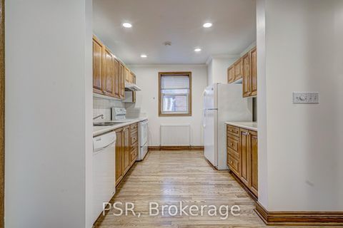 Photo 15 at 98 Roselawn Avenue, Eglinton, Toronto