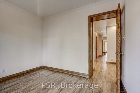 Photo 17 at 98 Roselawn Avenue, Eglinton, Toronto